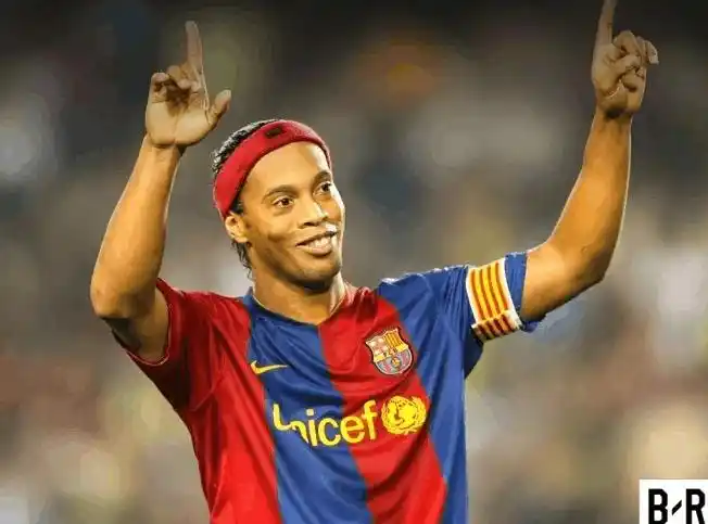 两队的碰撞 两队的碰撞