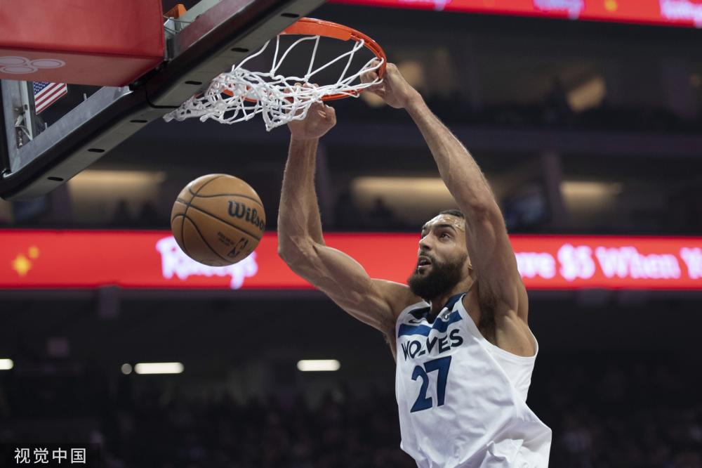 劳埃德在猛 劳埃德在猛