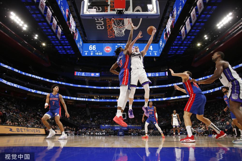 场对阵湖人 场对阵湖人